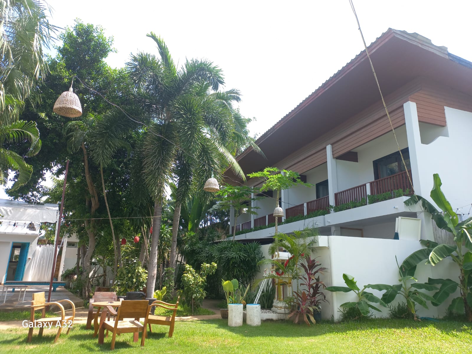 BOYS Sun & Fun Yoga Retreat at GREENLIGHT Resort garden